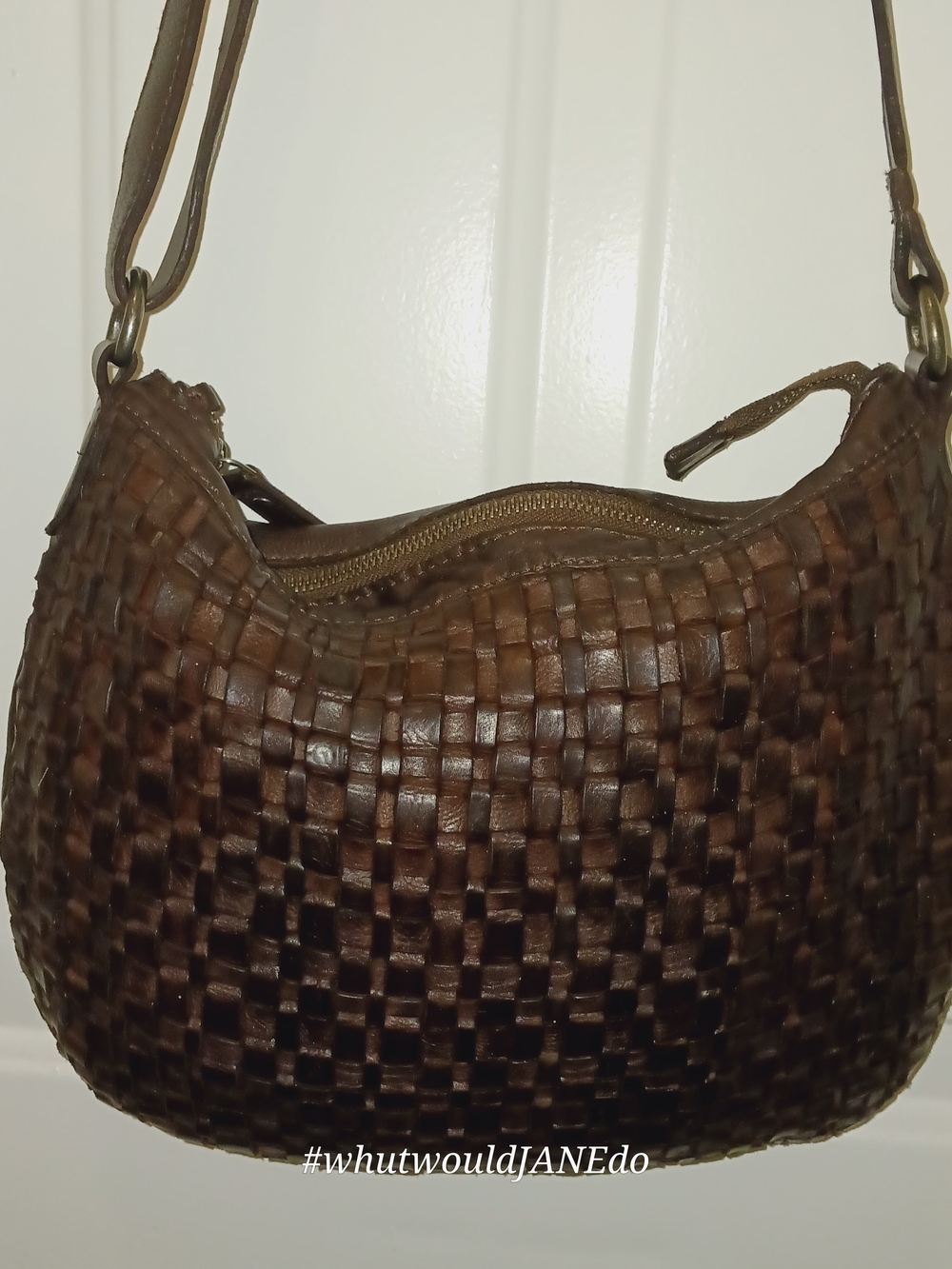 Vilenca Holland Rich Brown Woven Leather Bag